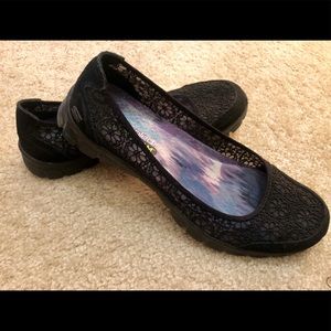 Sketchers Black Lace Memory Foam Flats SZ 9